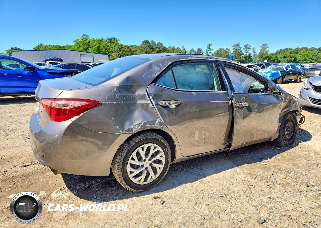 2017 Toyota Corolla Le VIN:2T1BURHE0HC830836 - 3