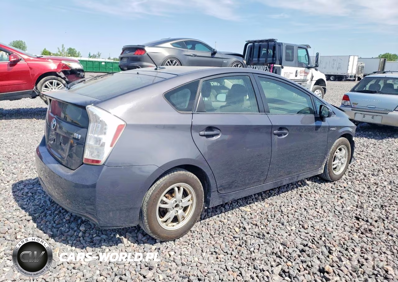 2011 Toyota Prius Two VIN:JTDKN3DUXB1373150 - 3