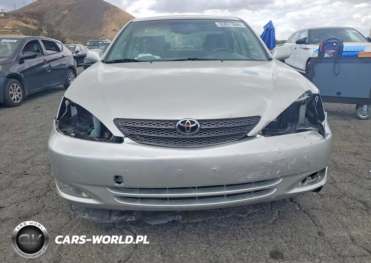 2003 Toyota Camry Xle VIN:JTDBE32K530154637 - 5