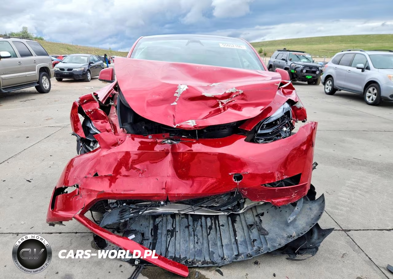 2023 Tesla Model Y VIN:7SAYGDEE4PA184560 - 5