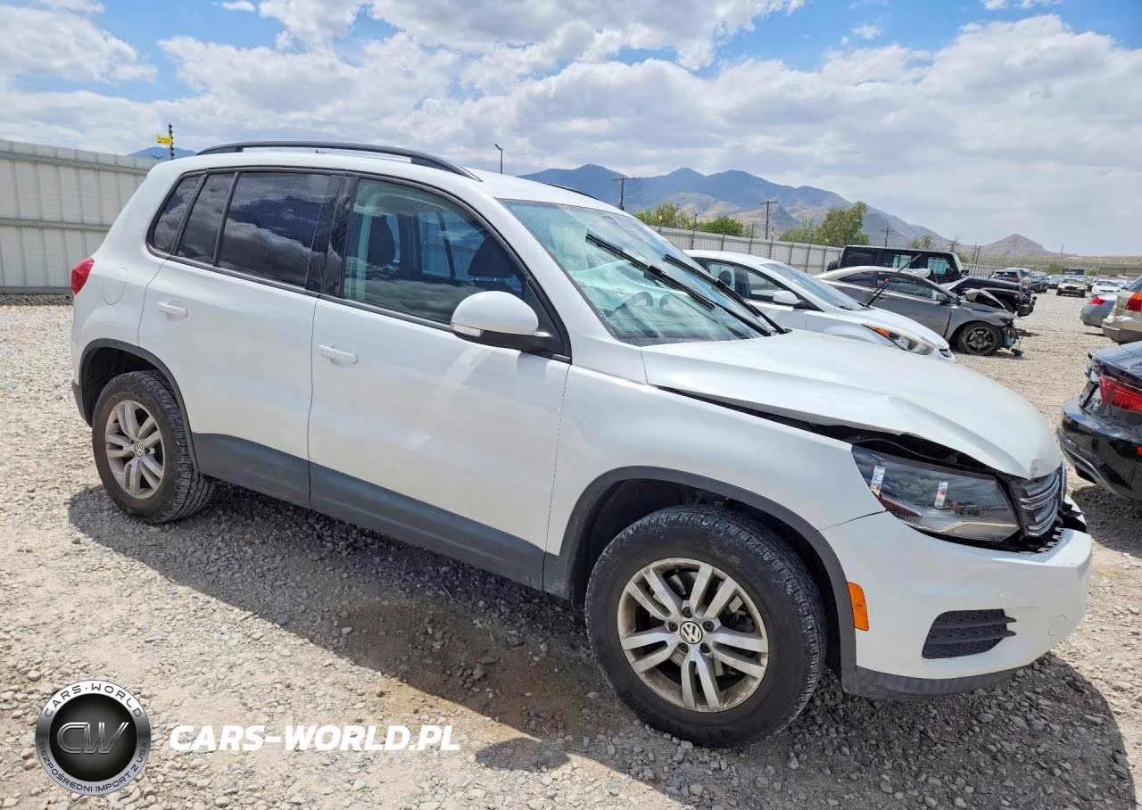 2015 Volkswagen Tiguan S VIN:WVGAV7AX1FW615605 - 4