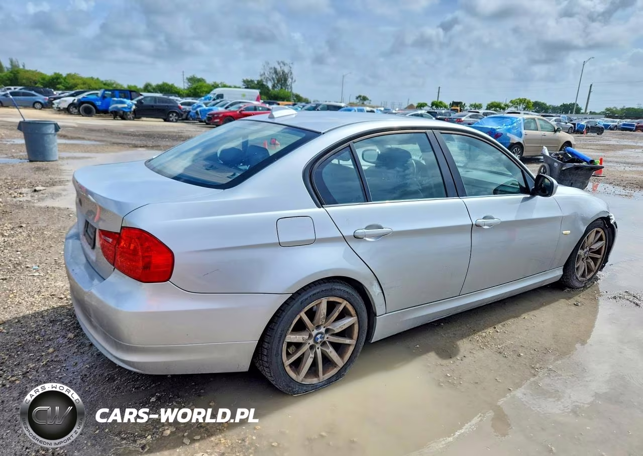 2011 BMW 328 I VIN:WBAPH7G52BNM55548 - 3