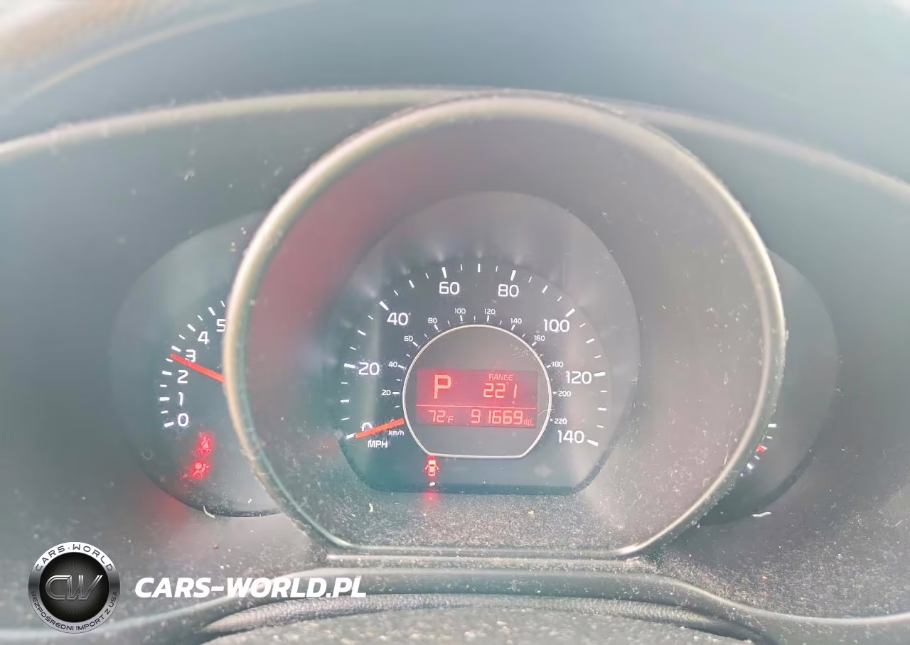 2017 Kia Soul + VIN:KNDJP3A54H7456615 - 9