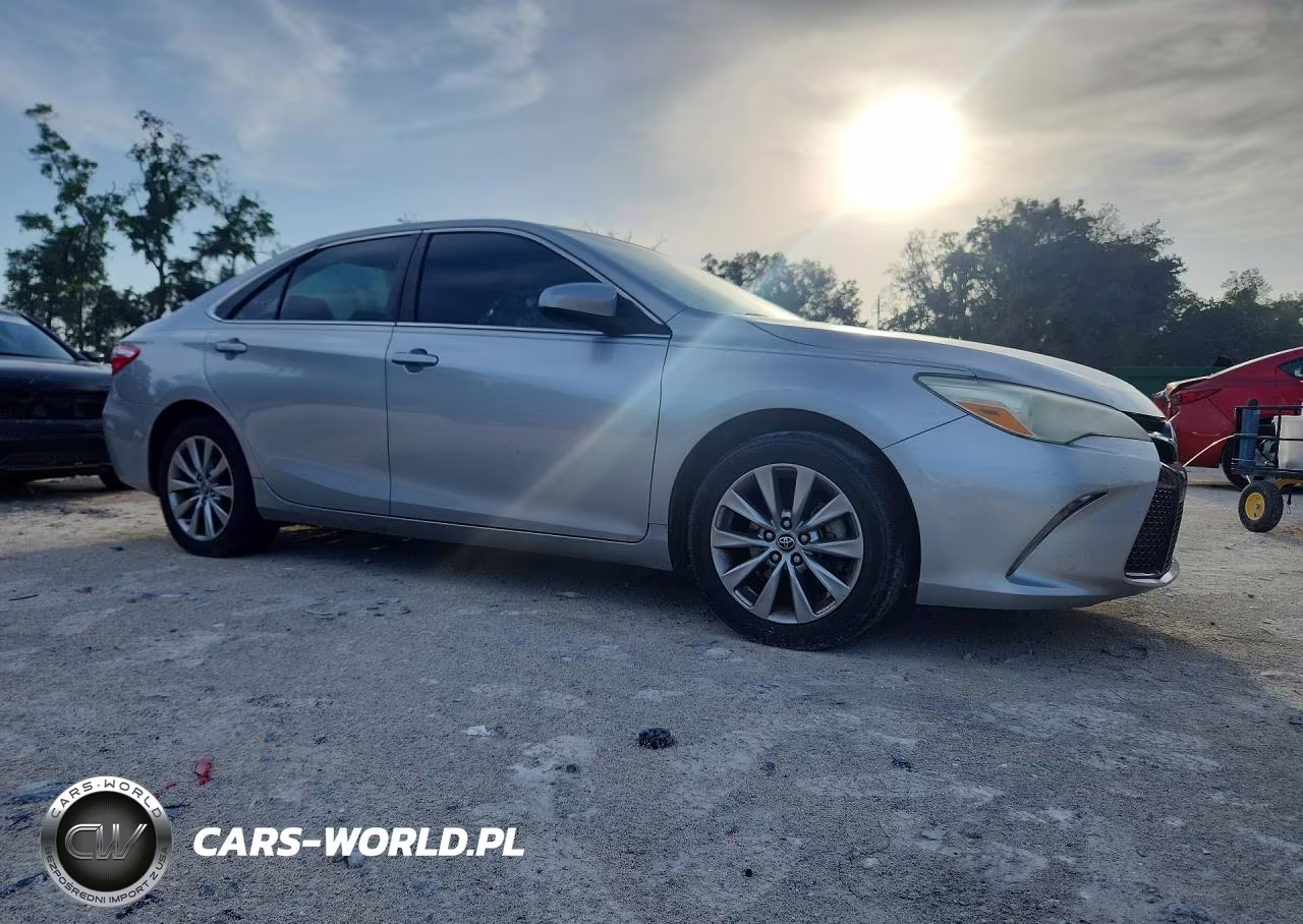 2015 Toyota Camry Xle VIN:4T1BF1FK0FU963032 - 4