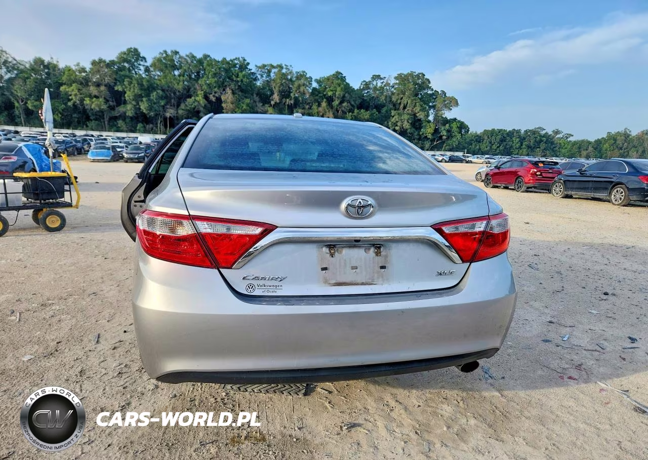 2015 Toyota Camry Xle VIN:4T1BF1FK0FU963032 - 6