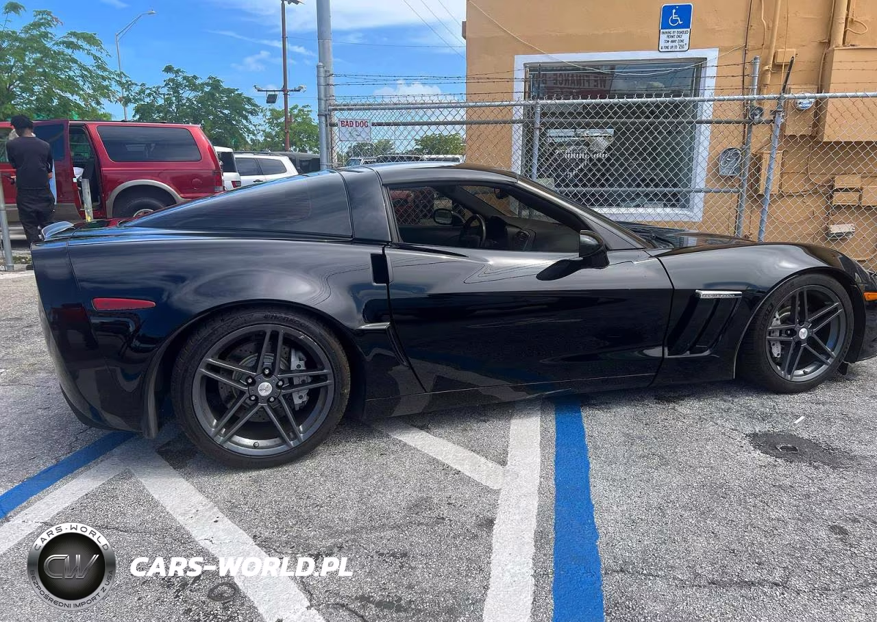 2010 Chevrolet Corvette Grand Sport VIN:1G1YT2DW8A5106410 - 14