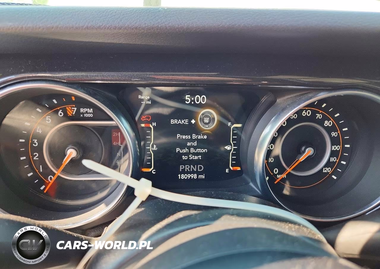 2020 Jeep Wrangler Unlimited Sport VIN:1C4HJXDG6LW201595 - 9