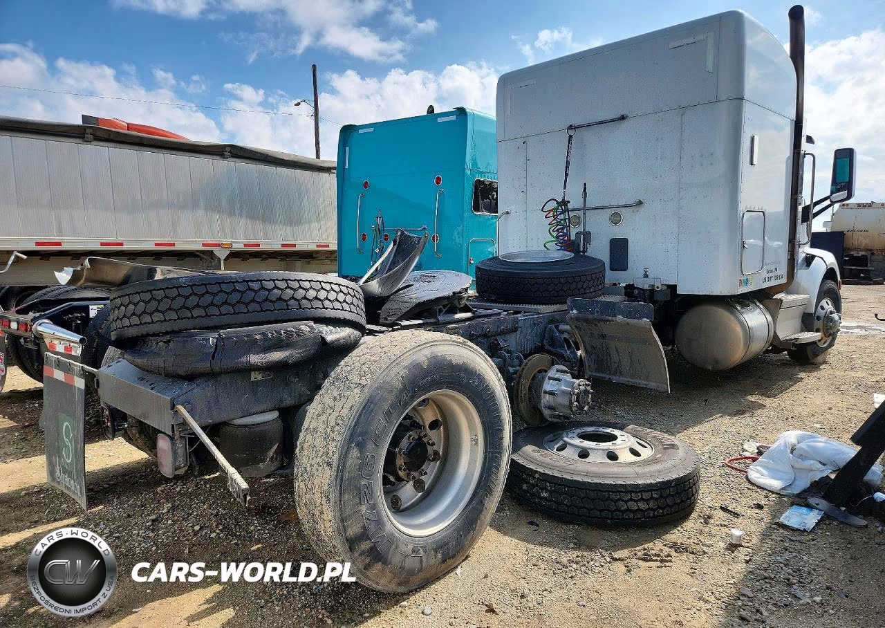 2018 Peterbilt 579 Semi Truck VIN:1XPBDP9X2JD458671 - 4