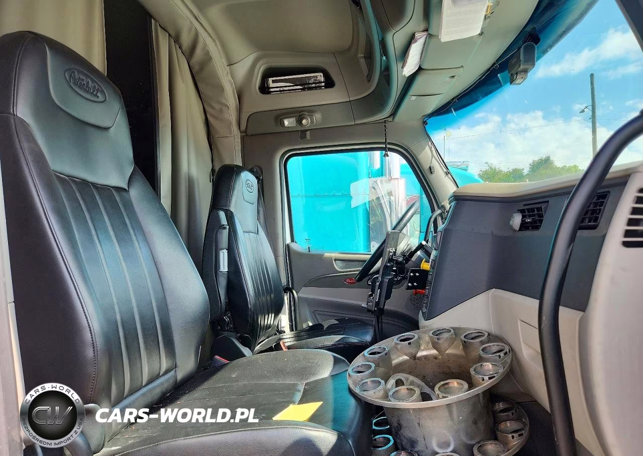 2018 Peterbilt 579 Semi Truck VIN:1XPBDP9X2JD458671 - 6