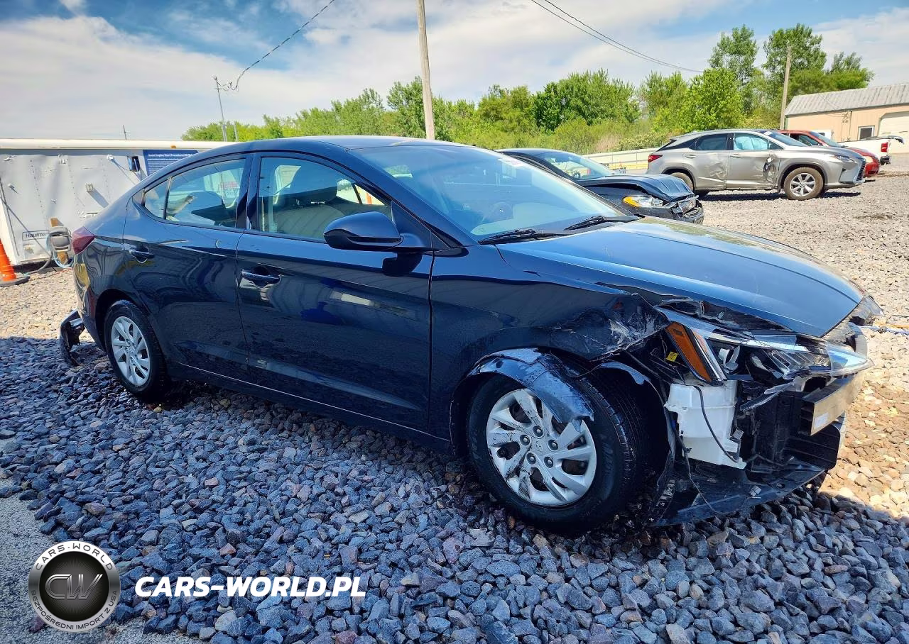 2019 Hyundai Elantra Se VIN:5NPD74LF5KH456585 - 4