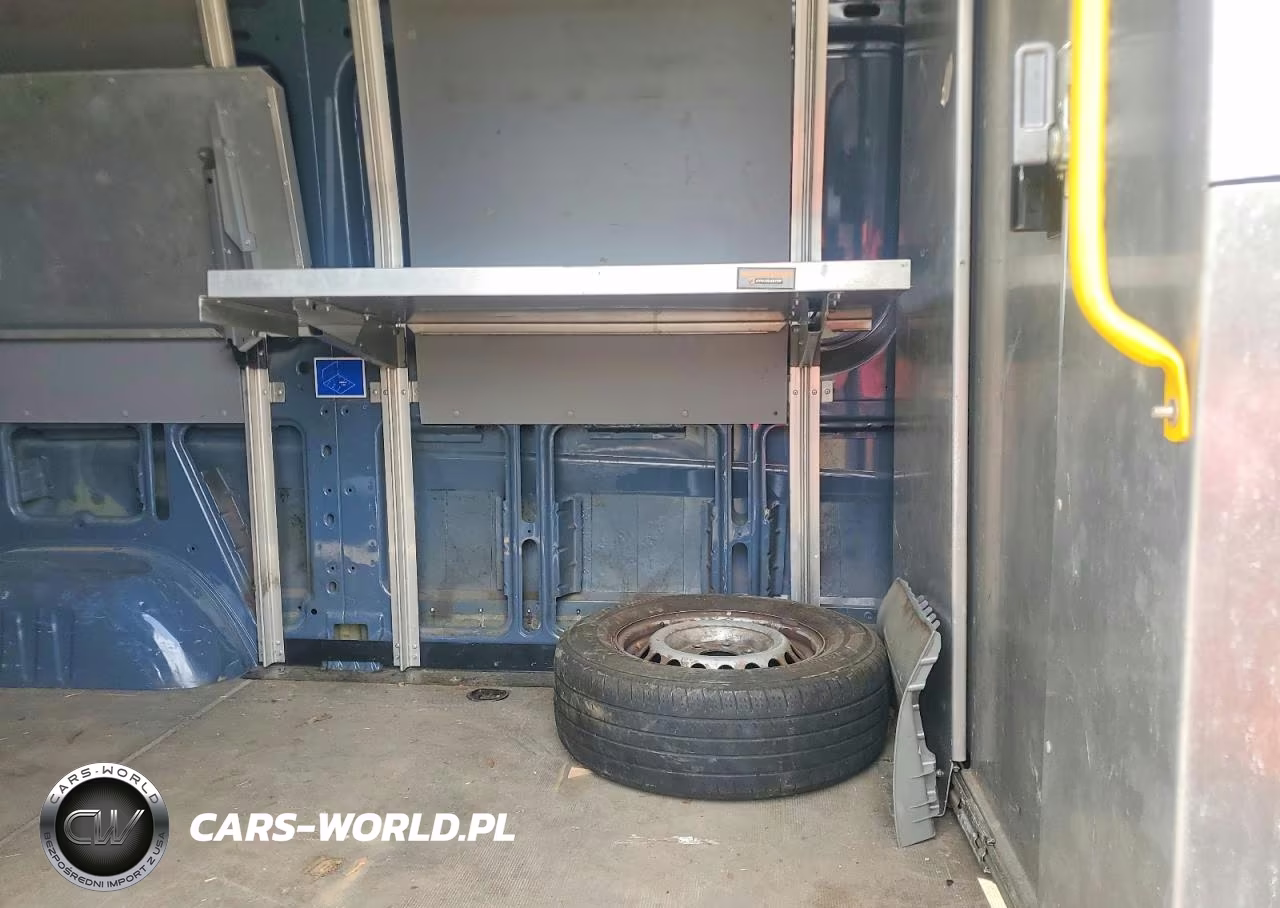 2018 Mercedes Benz Sprinter 2500 Delivery Van VIN:WD3PE7CD1JP638297 - 11