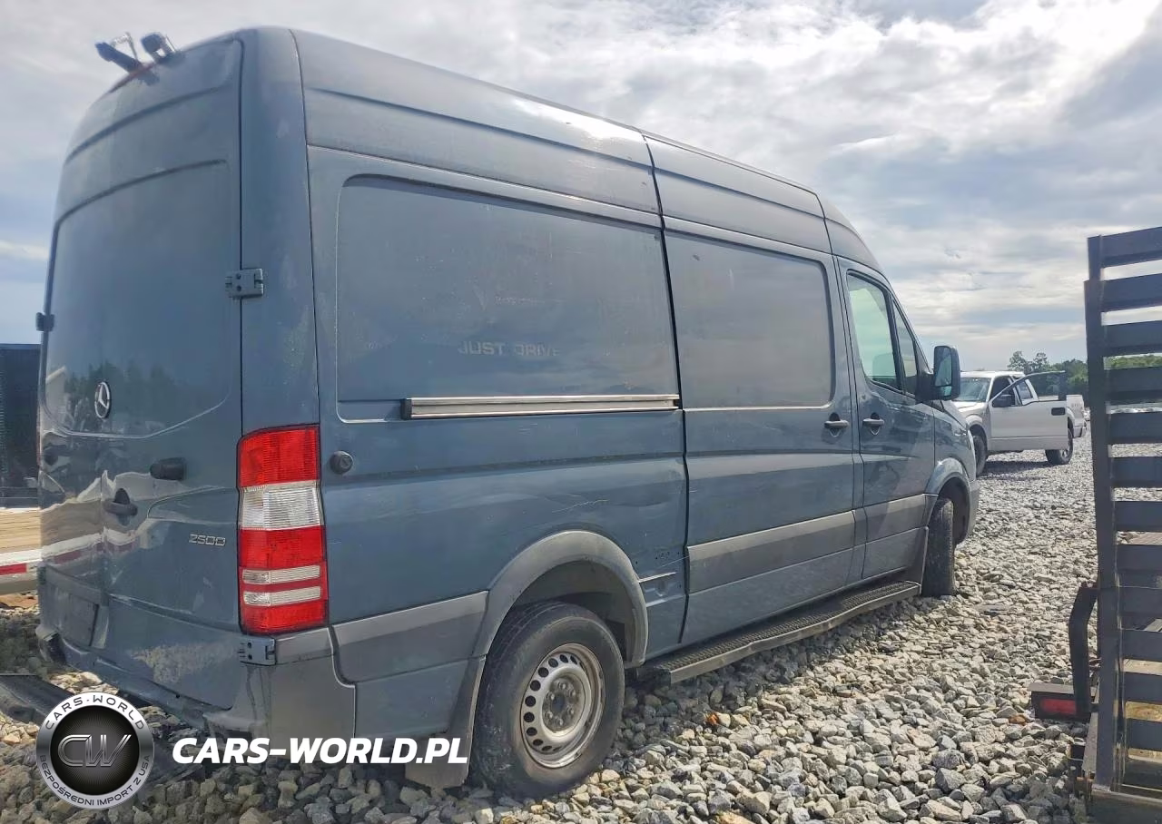 2018 Mercedes Benz Sprinter 2500 Delivery Van VIN:WD3PE7CD1JP638297 - 3