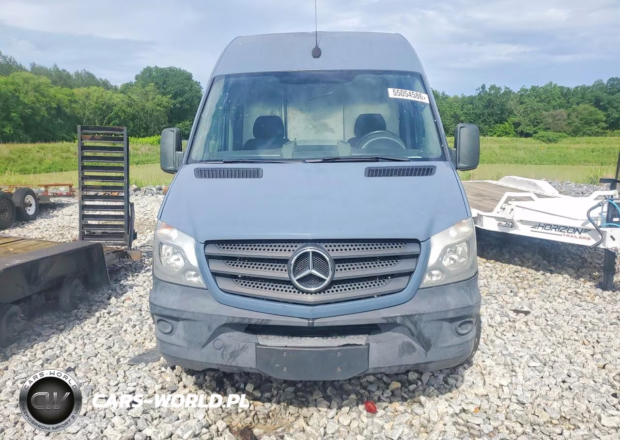 2018 Mercedes Benz Sprinter 2500 Delivery Van VIN:WD3PE7CD1JP638297 - 5