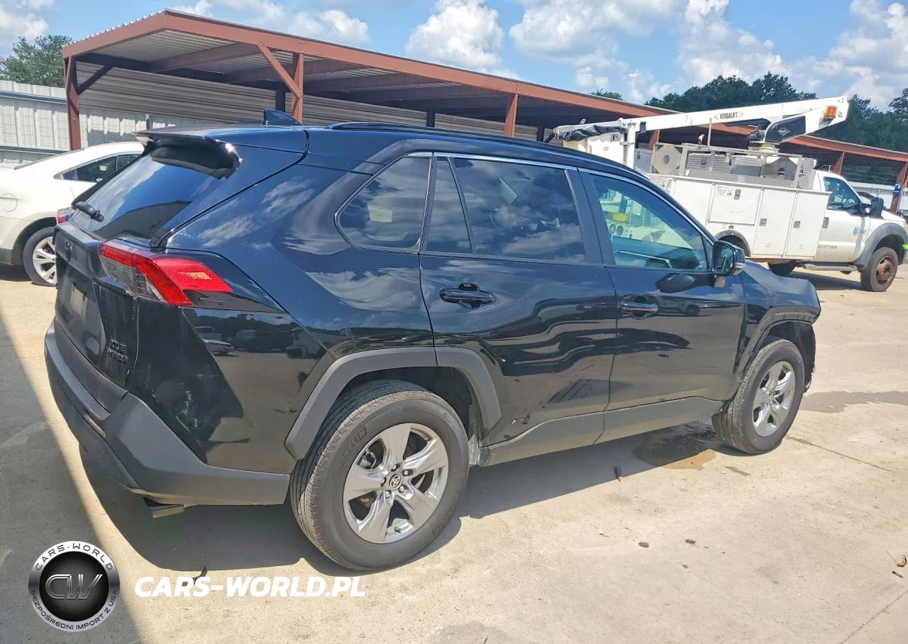 2024 Toyota Rav4 Hybrid Xle VIN:2T3RWRFVXRW247953 - 3