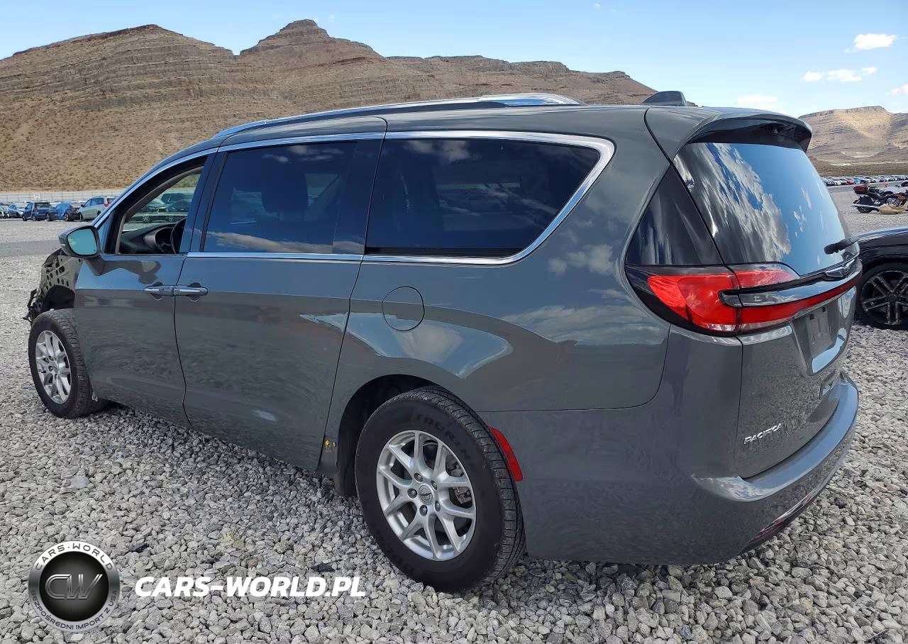 2021 Chrysler Pacifica Touring L VIN:2C4RC1BG8MR584903 - 2