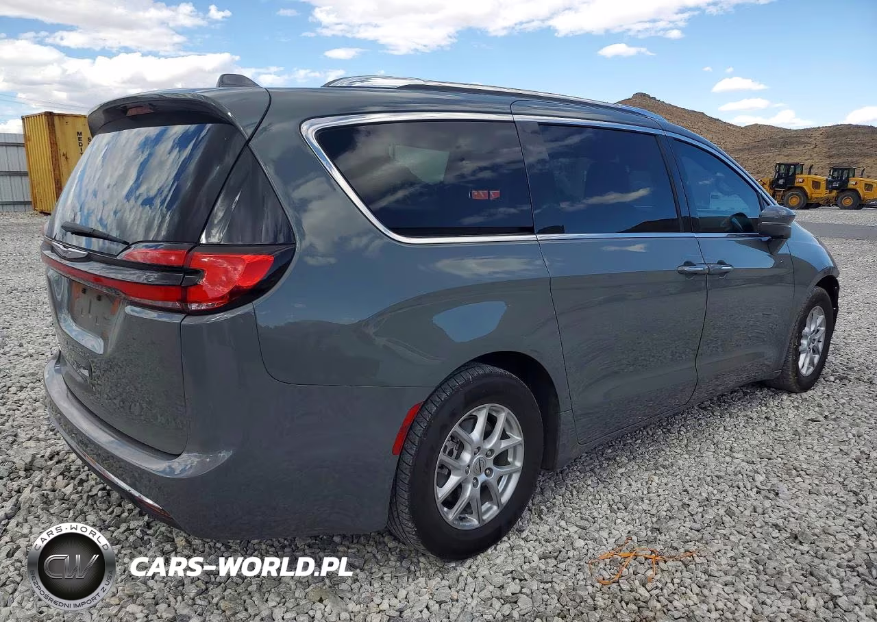2021 Chrysler Pacifica Touring L VIN:2C4RC1BG8MR584903 - 3