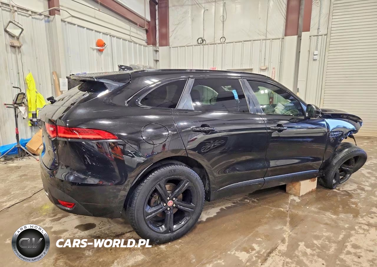 2018 Jaguar F-Pace R - Sport VIN:SADCL2FX3JA284440 - 3