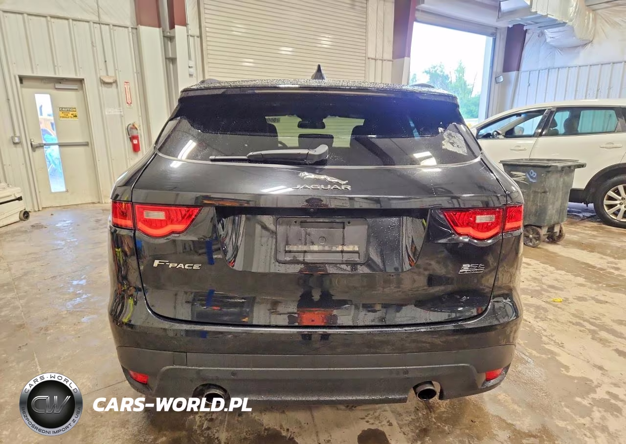 2018 Jaguar F-Pace R - Sport VIN:SADCL2FX3JA284440 - 6