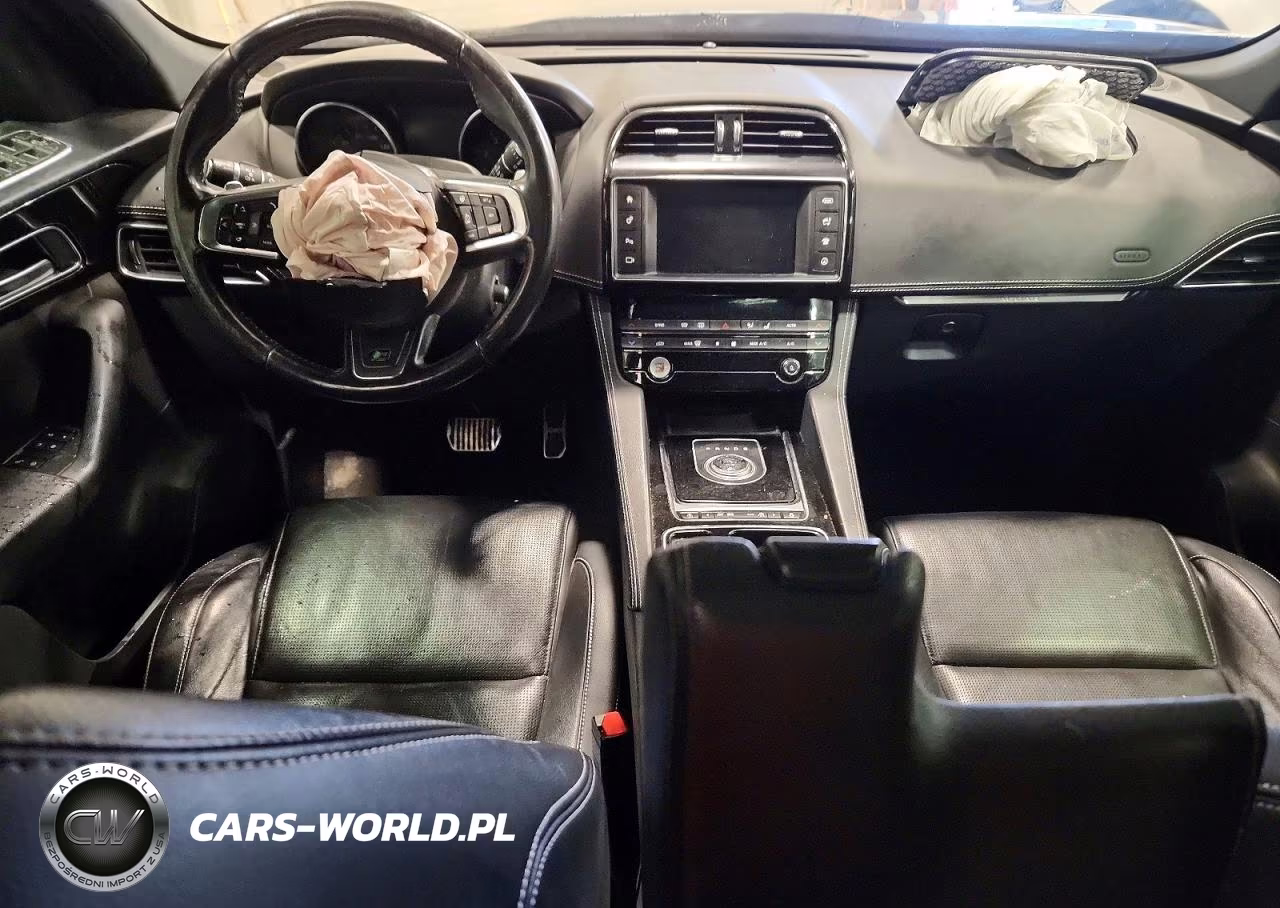 2018 Jaguar F-Pace R - Sport VIN:SADCL2FX3JA284440 - 8