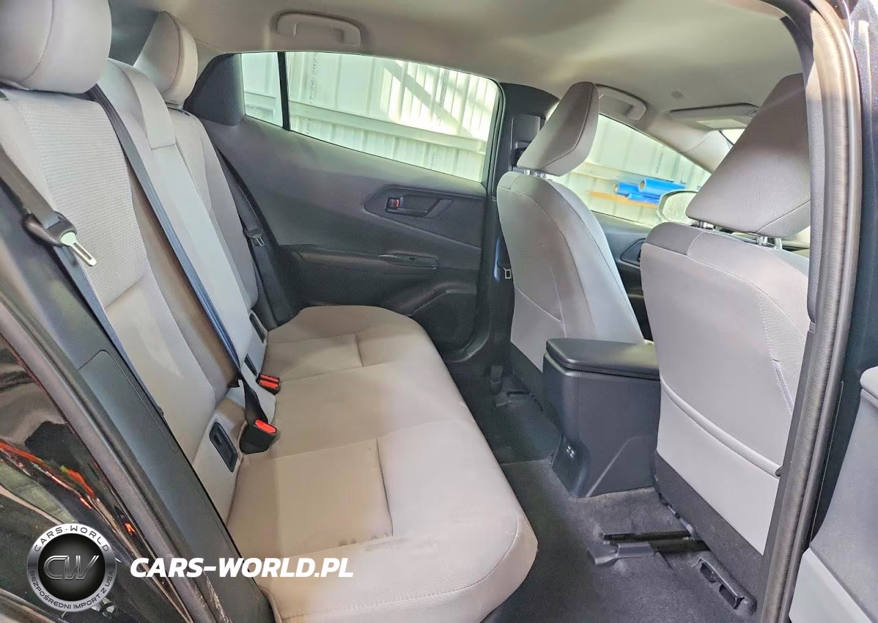 2026 Toyota Prius Le VIN:JTDADABU4T3033648 - 10