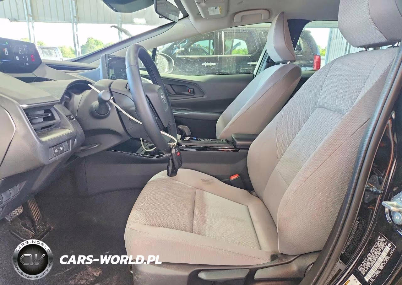 2026 Toyota Prius Le VIN:JTDADABU4T3033648 - 7