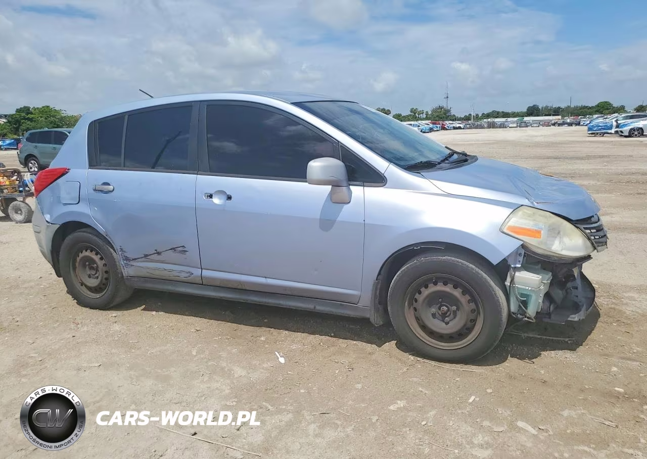 2010 Nissan Versa 1.8 S VIN:3N1BC1CP4AL418115 - 4