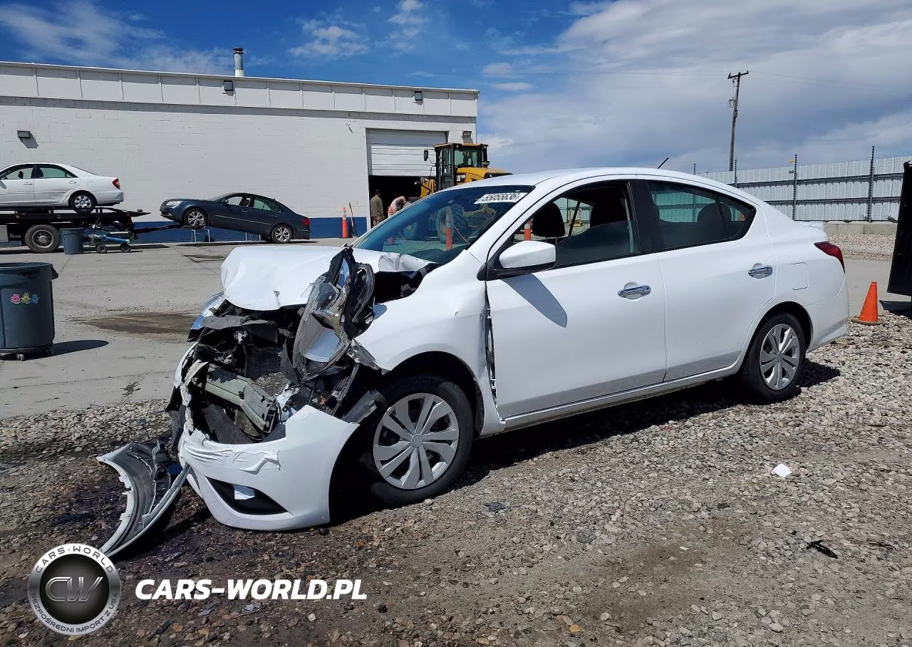 2019 Nissan Versa Sv