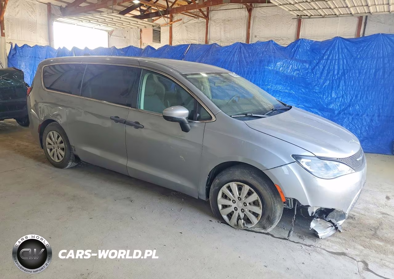 2019 Chrysler Pacifica L VIN:2C4RC1AG5KR703635 - 4