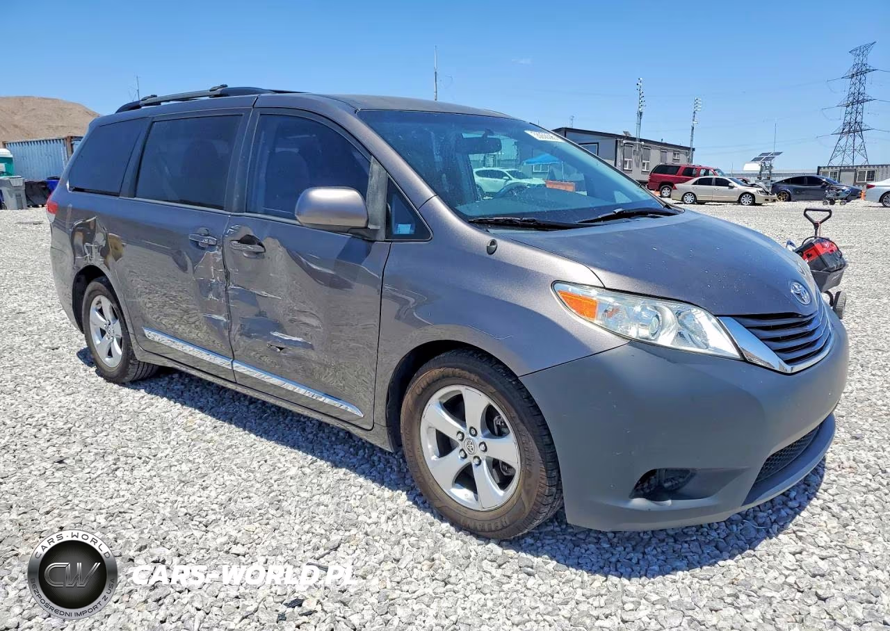 2013 Toyota Sienna Le VIN:5TDKK3DC5DS312827 - 4