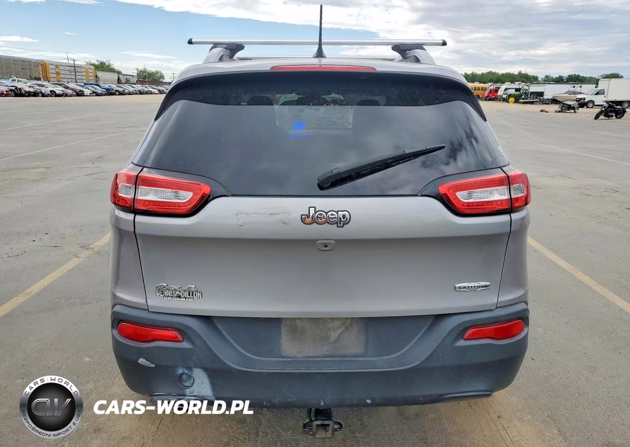 2016 Jeep Cherokee Latitude VIN:1C4PJMCB0GW308065 - 6