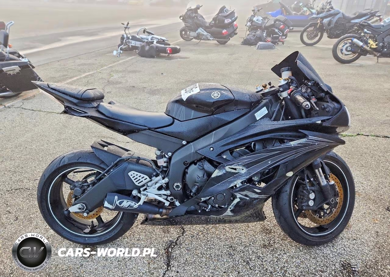 2010 Yamaha Yzfr6 – zdjęcie 1 z 9