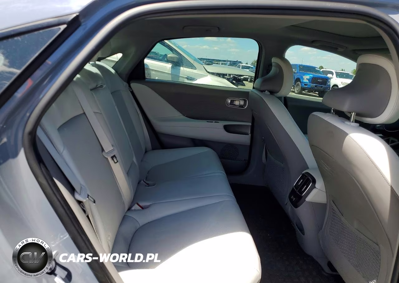 2025 Hyundai Ioniq 6 Limited VIN:KMHM54AC9SA099901 - 10