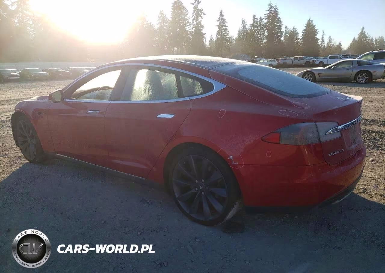 2015 Tesla Model S VIN:5YJSA1E18FF118157 - 4