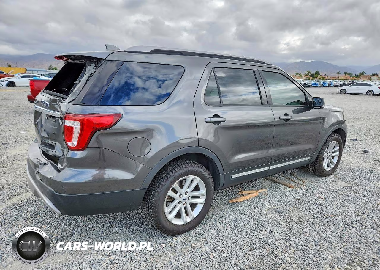 2017 Ford Explorer Xlt VIN:1FM5K7D86HGA61134 - 3