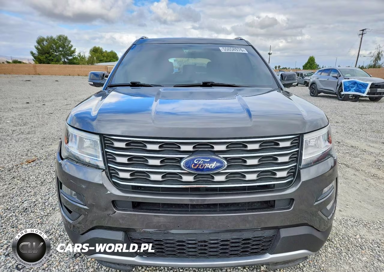 2017 Ford Explorer Xlt VIN:1FM5K7D86HGA61134 - 5