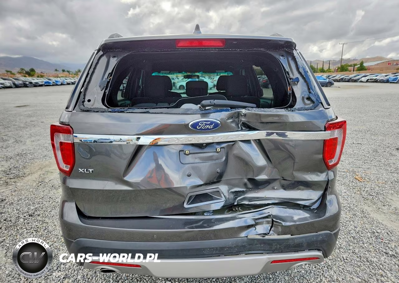 2017 Ford Explorer Xlt VIN:1FM5K7D86HGA61134 - 6