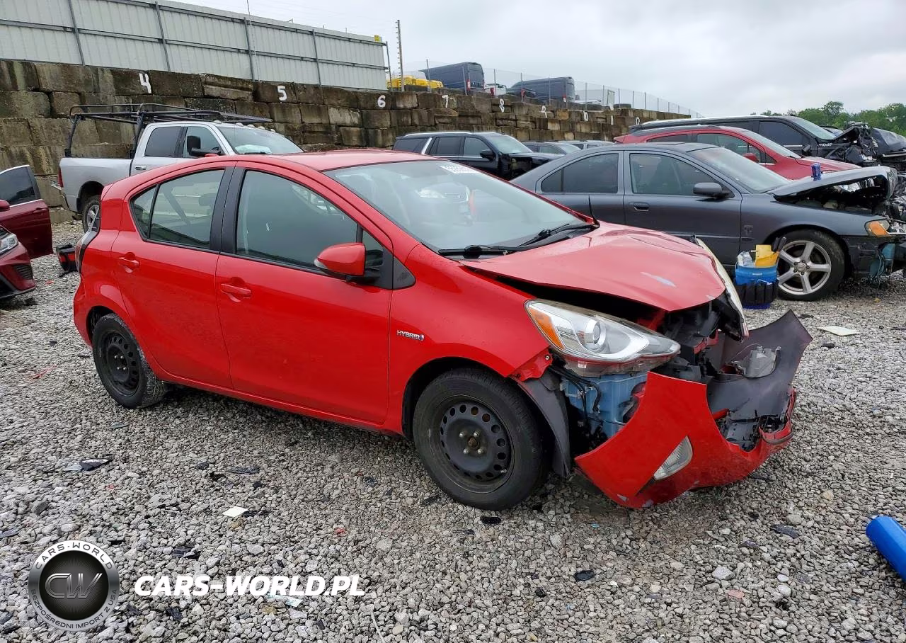 2016 Toyota Prius C Two VIN:JTDKDTB36G1119990 - 4