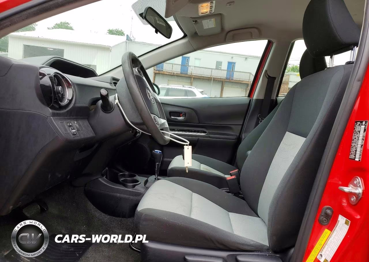 2016 Toyota Prius C Two VIN:JTDKDTB36G1119990 - 7