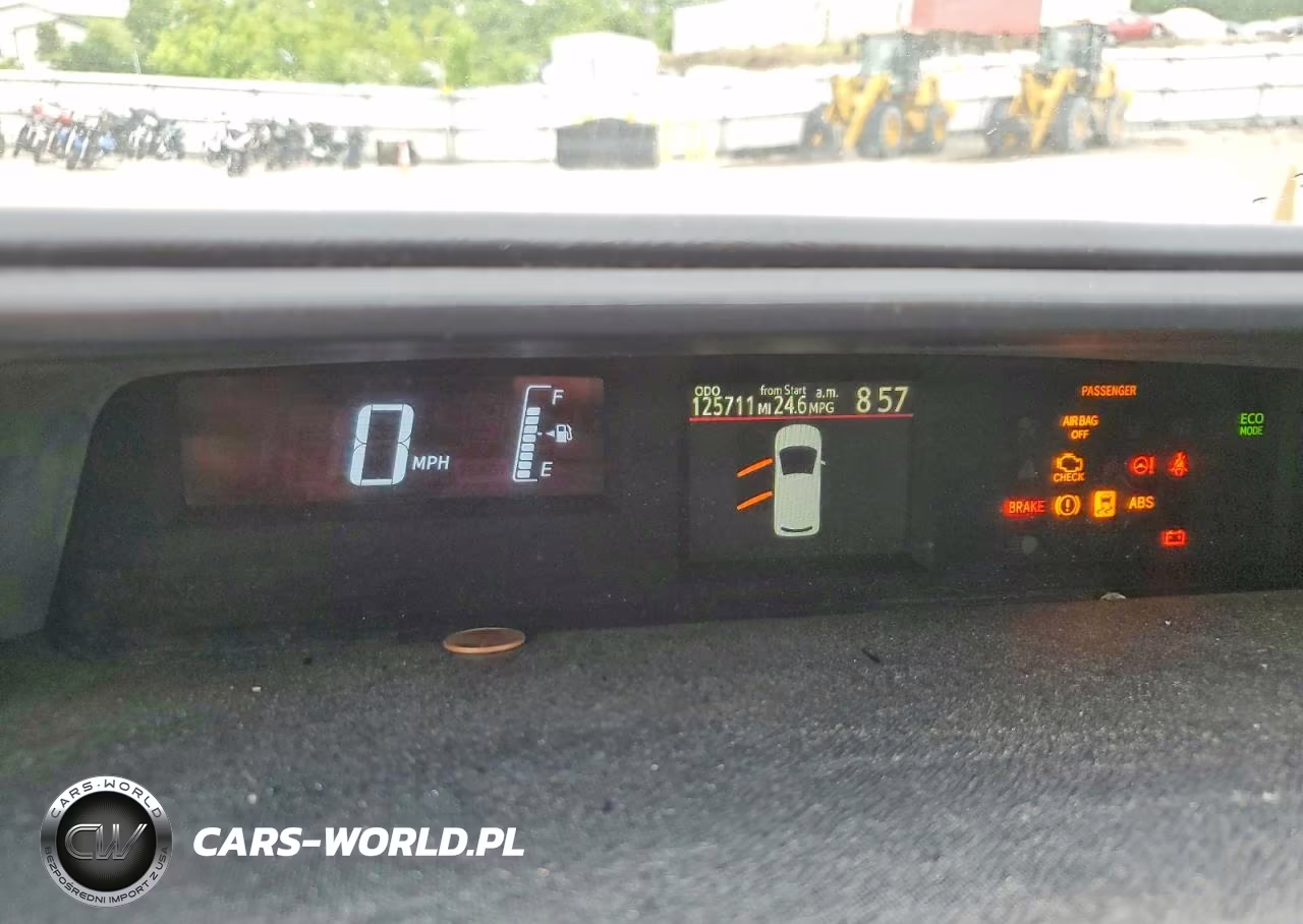 2016 Toyota Prius C Two VIN:JTDKDTB36G1119990 - 9