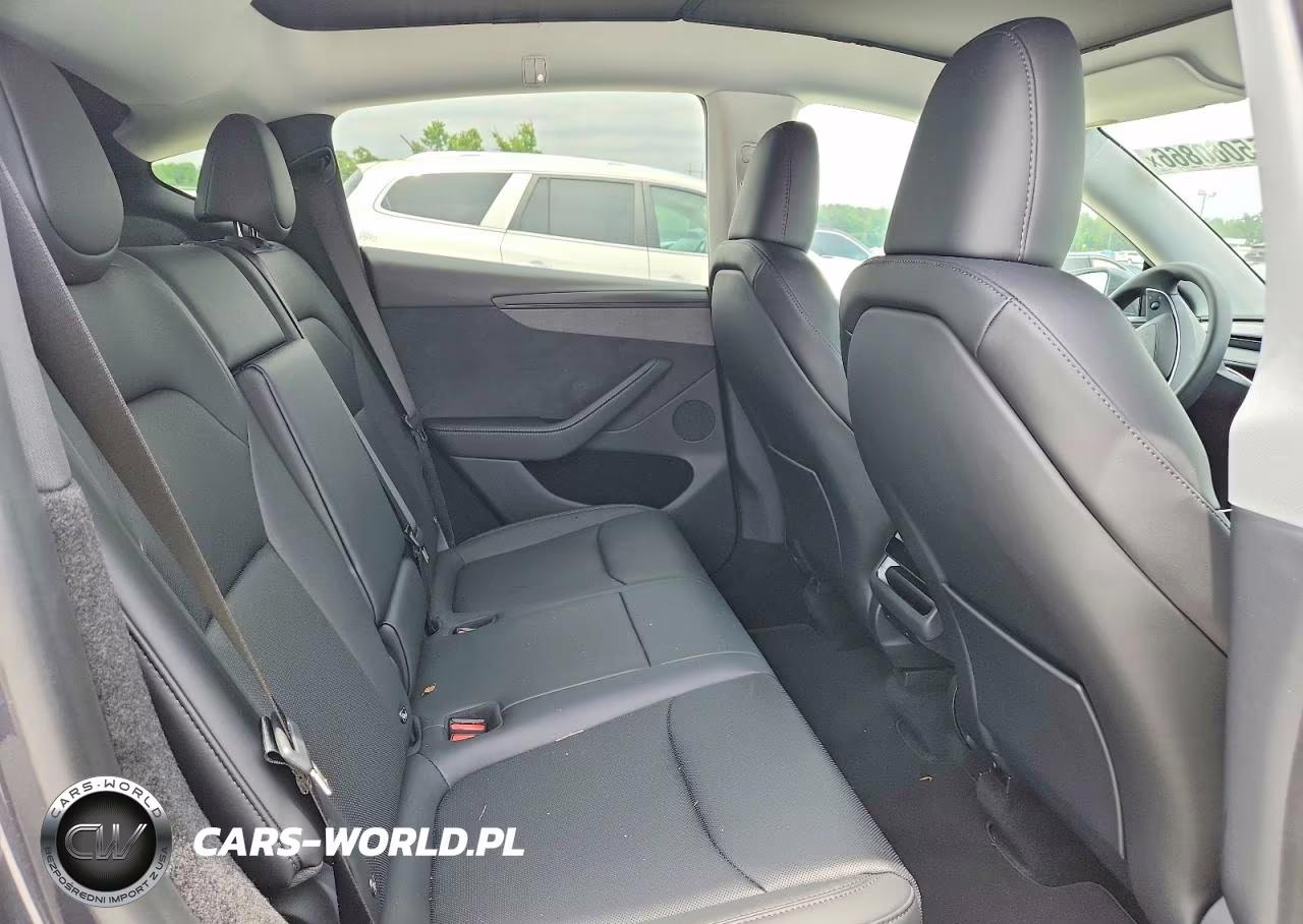 2026 Tesla Model Y VIN:7SAYGDEDXTA447359 - 10