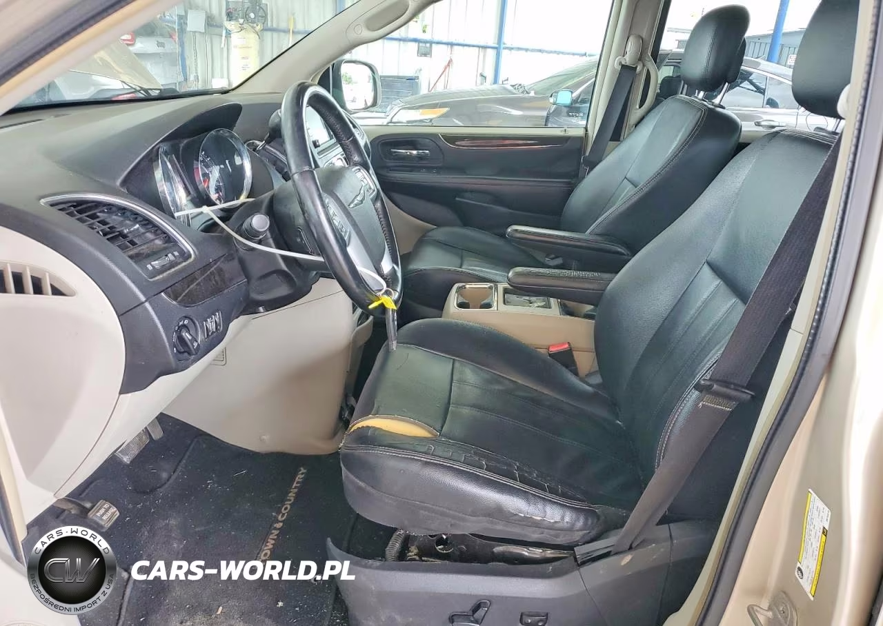 2013 Chrysler Town & Country Touring VIN:2C4RC1BG1DR744216 - 7