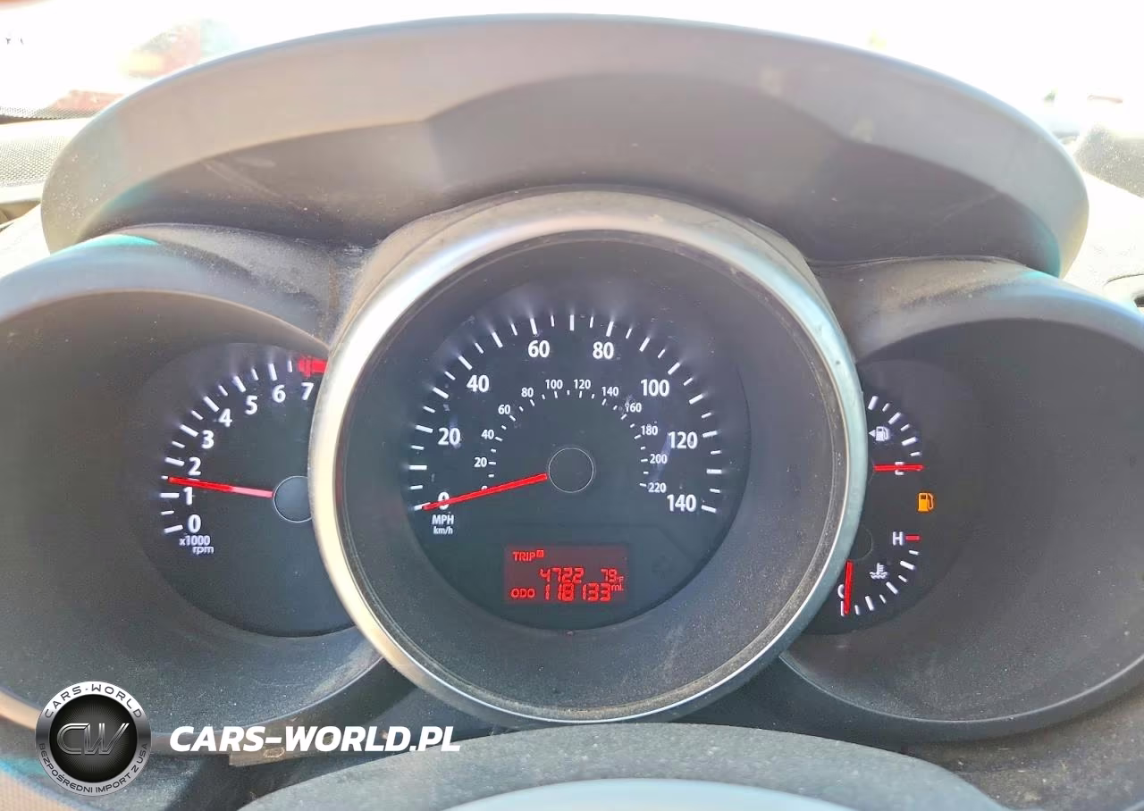 2013 Kia Soul + VIN:KNDJT2A69D7627125 - 9
