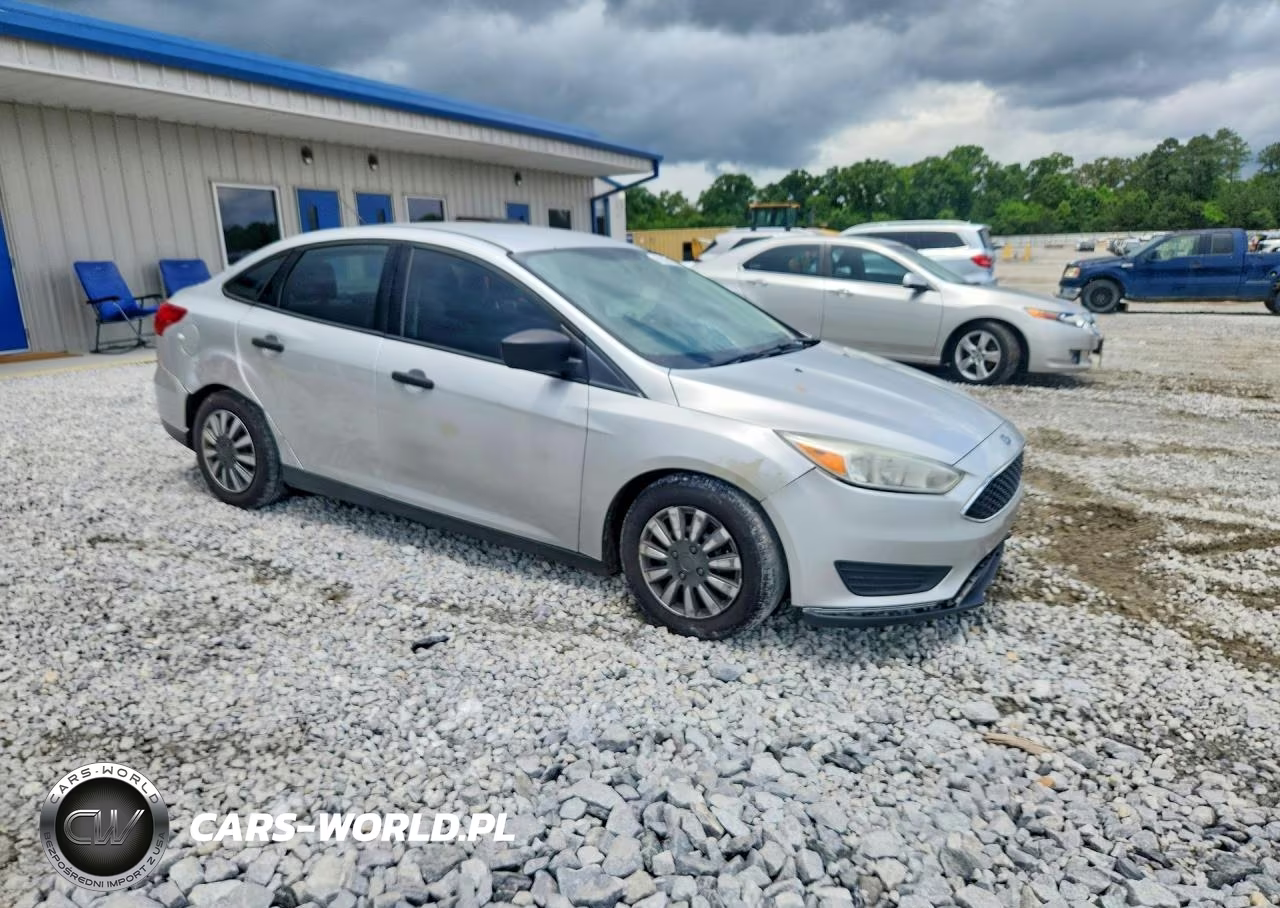 2015 Ford Focus S VIN:1FADP3E23FL338661 - 4
