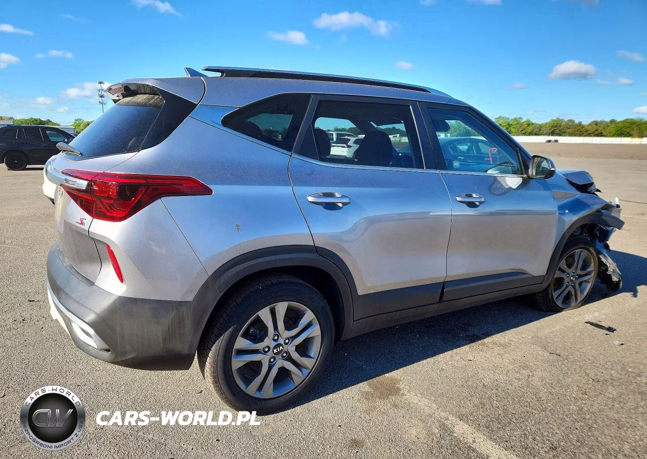 2021 Kia Seltos S VIN:KNDEUCAA6M7125312 - 3