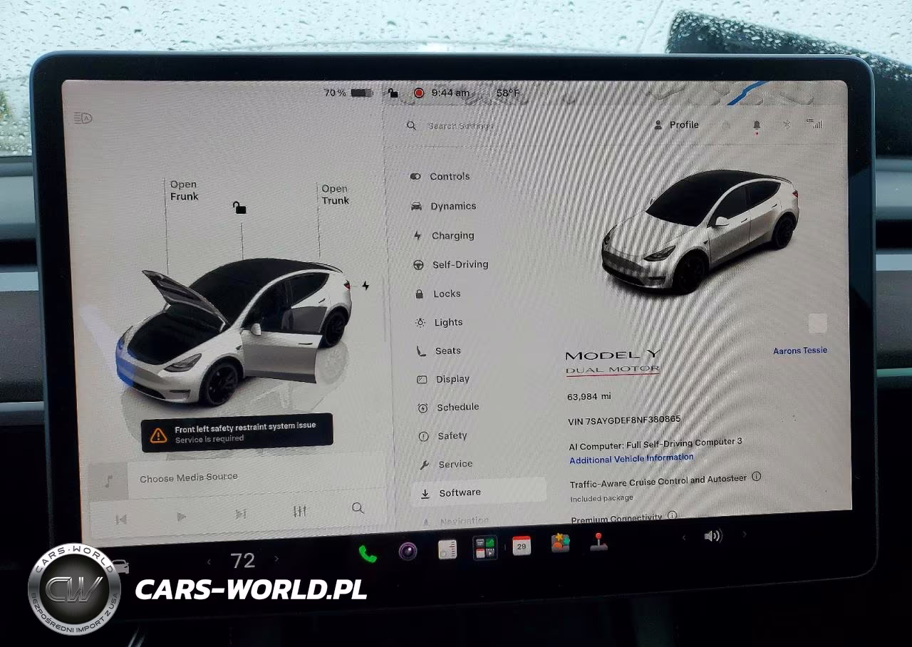 2022 Tesla Model Y VIN:7SAYGDEF8NF380865 - 9