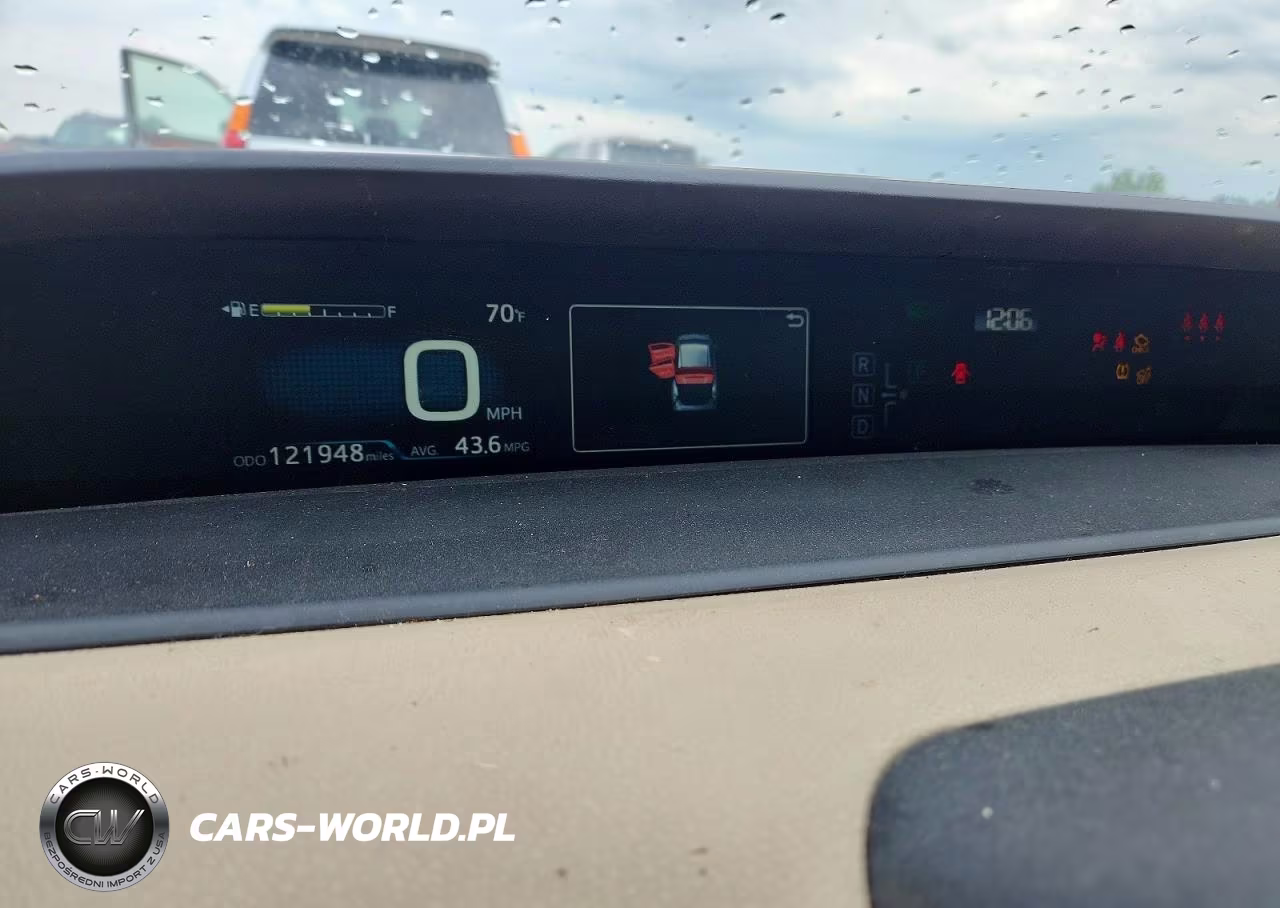 2017 Toyota Prius Two VIN:JTDKBRFU7H3045092 - 9
