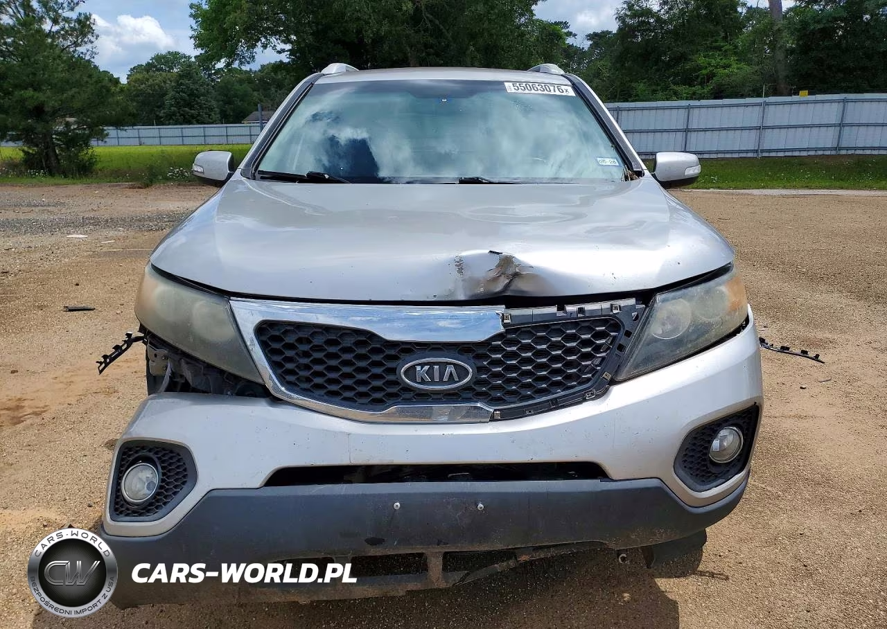 2013 Kia Sorento Lx VIN:5XYKT3A63DG380990 - 5