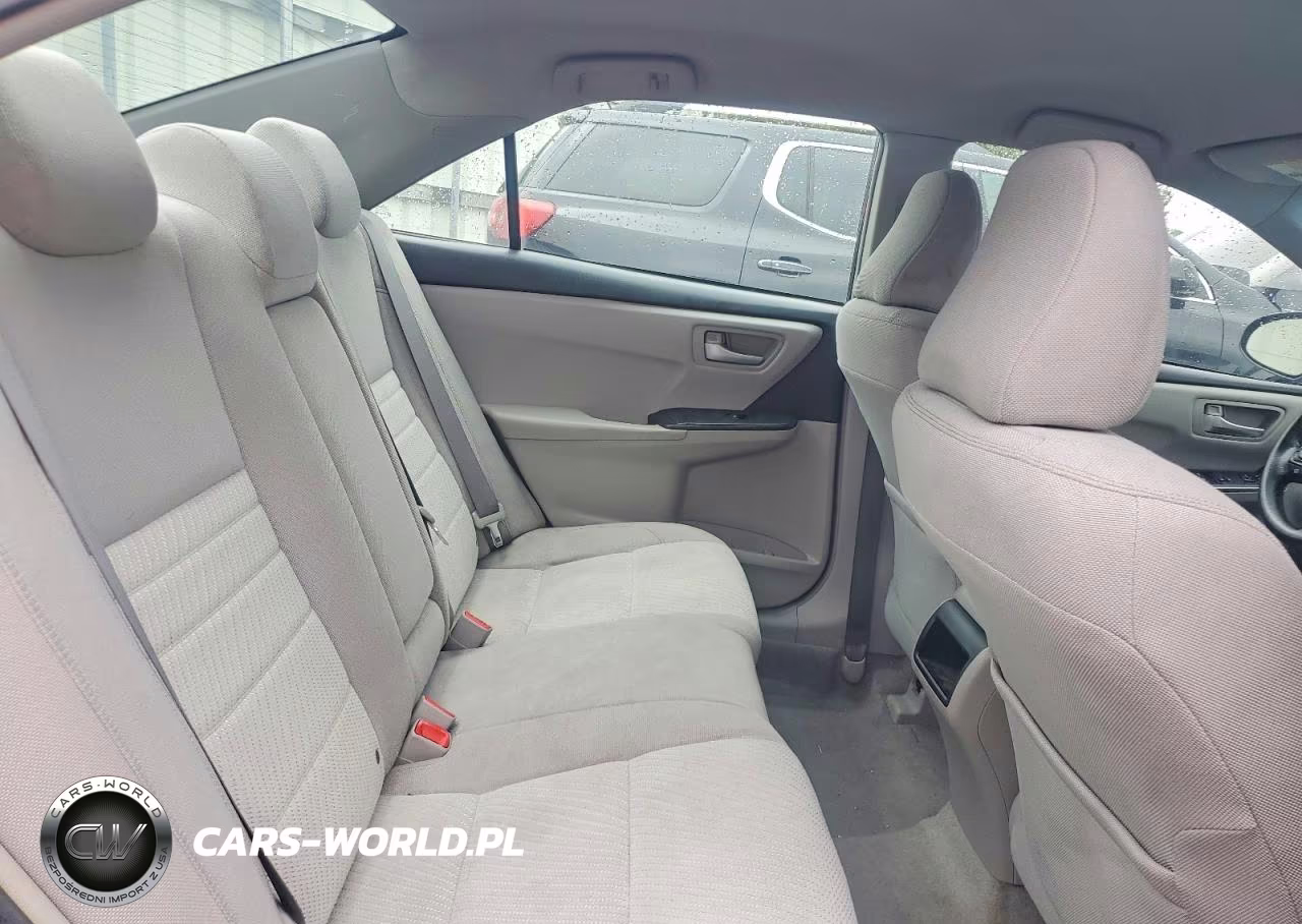 2017 Toyota Camry Le VIN:4T1BF1FK2HU686502 - 10