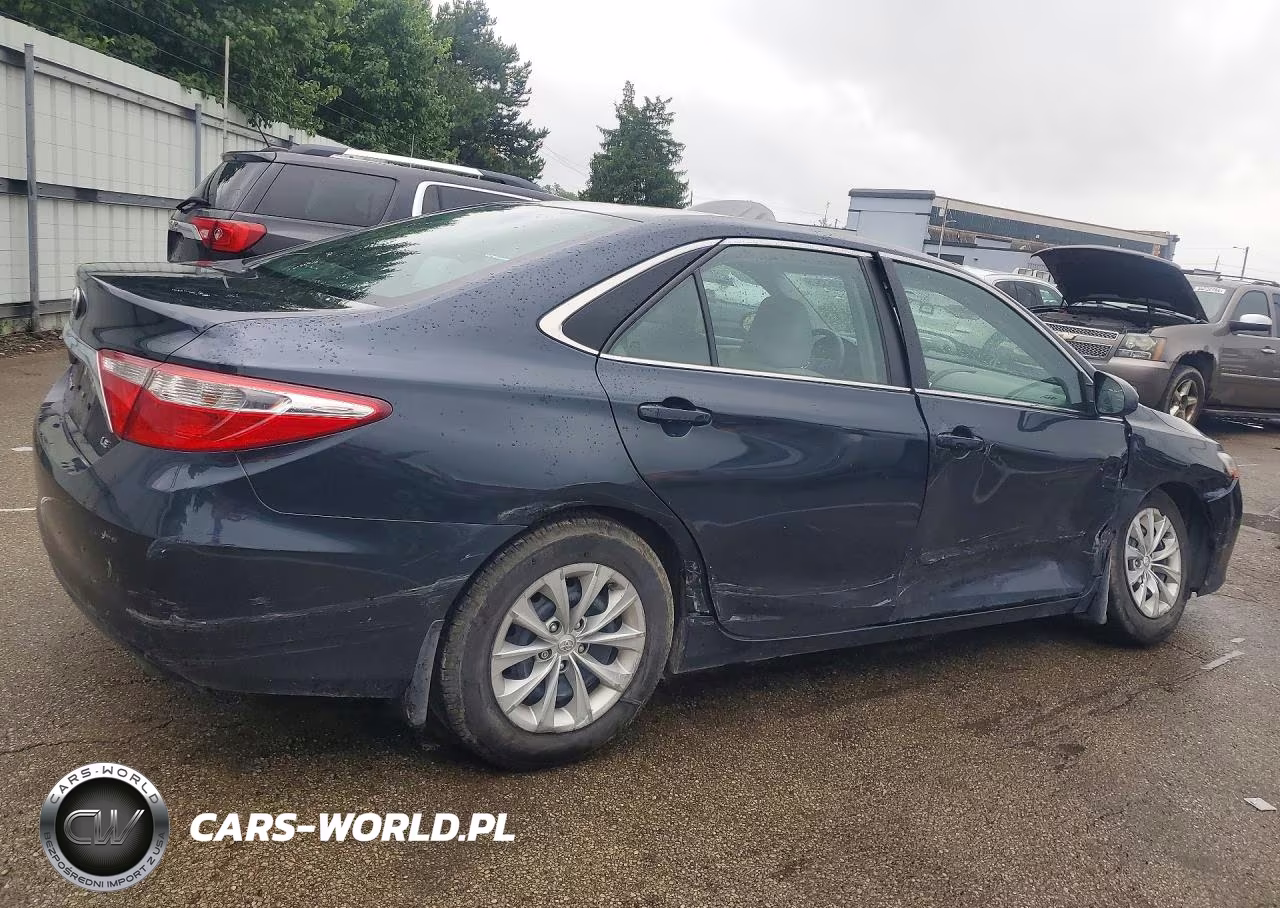 2017 Toyota Camry Le VIN:4T1BF1FK2HU686502 - 3