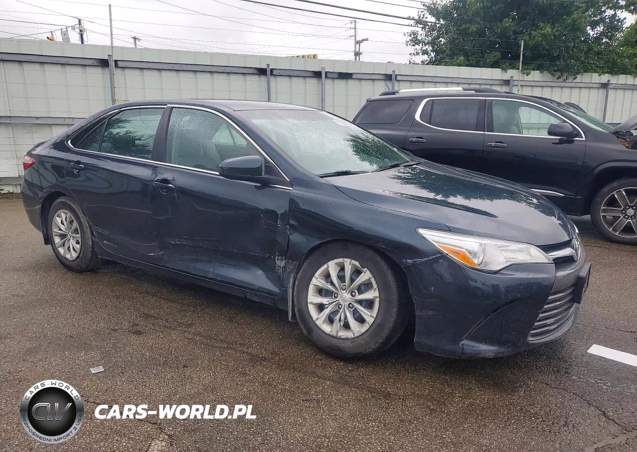 2017 Toyota Camry Le VIN:4T1BF1FK2HU686502 - 4